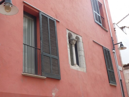 One house, miscellaneous windows.....