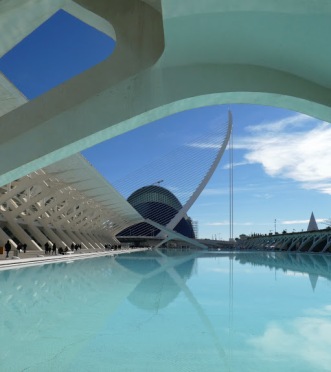 Smooth flowing architectural lines, smoothly polished concrete, smooth mirrored reflections on smooth water: La Ciudad de las Artes y las Ciencias, Valencia.